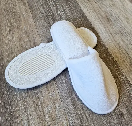 [SFLCLM01] Velour close-toe slippers, white - Ladies